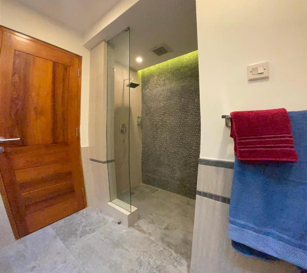 Villa Casa Shanti Deluxe 罗威那 外观 照片